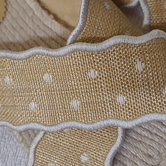 J. Crew Women's Gold and‎ Cream Sandals zise used good condition. - Picture 6 of 10